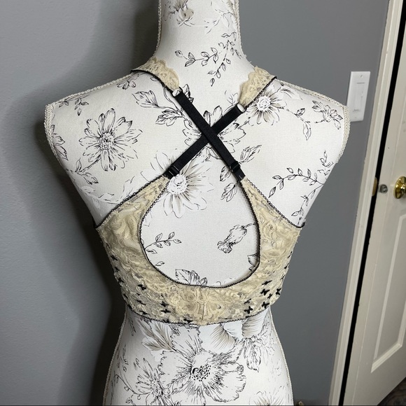 FREE PEOPLE Intimates Cream Spandex Blend Bow Detail Strap Bralette Medium - Picture 2 of 3